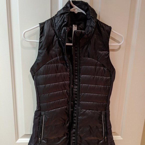 lululemon down for a run vest ii